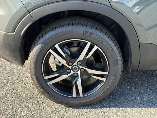 Forest Lake 2026 Volvo XC40 B5 Core