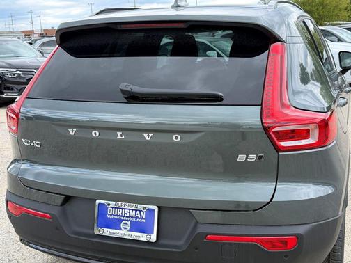 Forest Lake 2026 Volvo XC40 B5 Core
