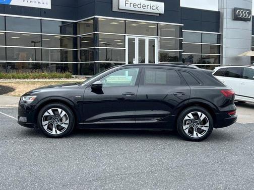 2021 Audi e-tron Premium