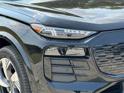 2025 Audi Q6 e-tron Premium Plus