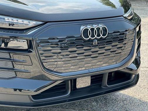 2025 Audi Q6 e-tron Premium Plus