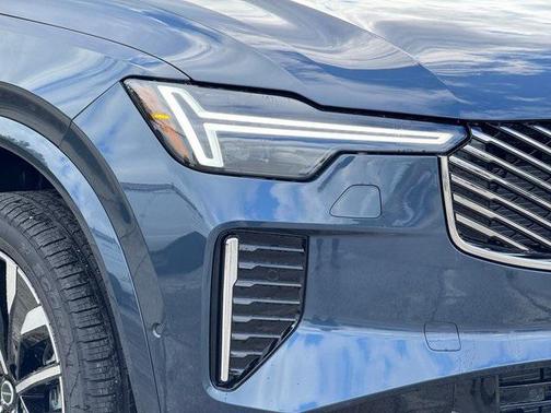 2026 Volvo XC90 B6 Plus 6-Seater