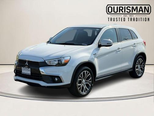 Diamond White 2017 Mitsubishi Outlander Sport 2.4 SE