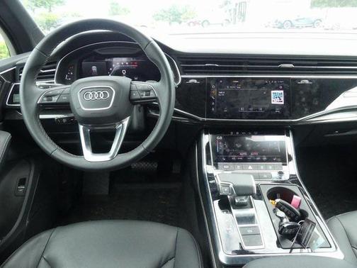 2025 Audi Q7 45 Premium Plus