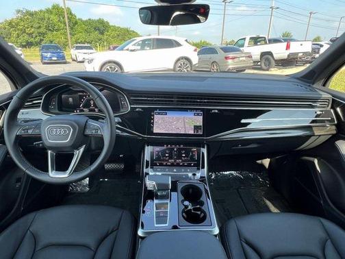 2025 Audi Q7 45 Premium Plus