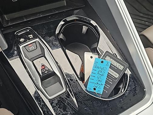 Glacier White 2025 Audi Q5 2.0T Prestige