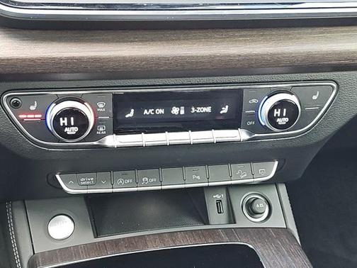 2024 Audi Q5 45 S line Premium Plus