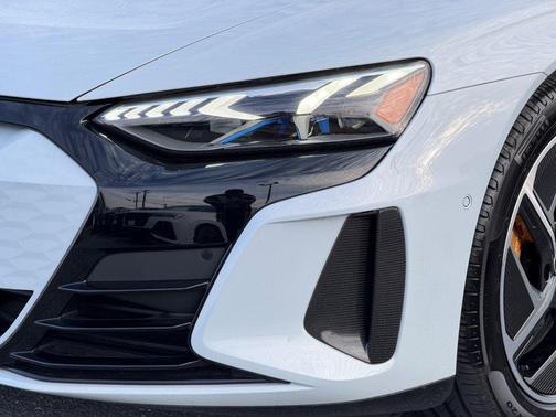 2023 Audi RS e-tron GT Base