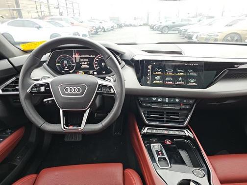 2023 Audi RS e-tron GT Base