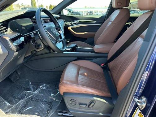 2022 Audi e-tron Premium