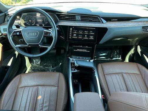 2022 Audi e-tron Premium