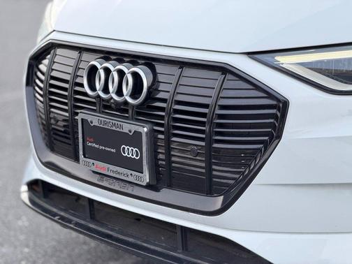 2021 Audi e-tron Premium