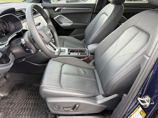 Navarra Blue Metallic 2025 Audi Q3 Premium Plus
