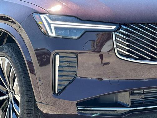 2025 Volvo XC90 Plug-In Hybrid T8 Plus