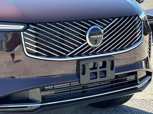2025 Volvo XC90 Plug-In Hybrid T8 Plus