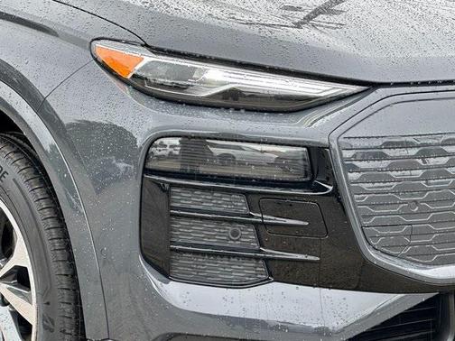 2025 Audi Q6 e-tron Premium