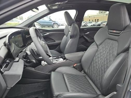 2025 Audi SQ6 e-tron Prestige