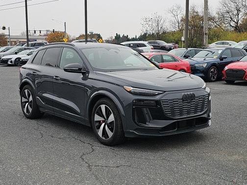 2025 Audi SQ6 e-tron Prestige