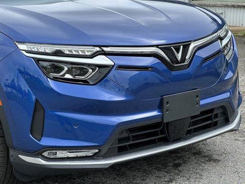 2025 VinFast VF 8 Plus