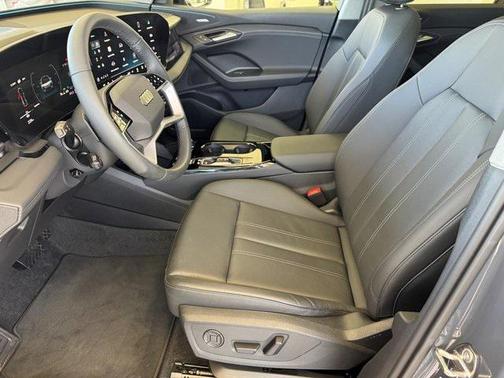 2025 Audi Q6 e-tron Prestige