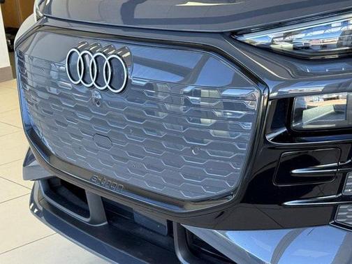 2025 Audi Q6 e-tron Prestige