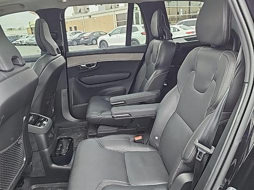 2025 Volvo XC90 Plug-In Hybrid T8 Ultra