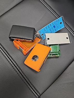 Onyx Black Metallic 2025 Volvo XC90 Plug-In Hybrid T8 Ultra