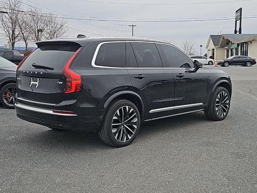 2025 Volvo XC90 Plug-In Hybrid T8 Ultra