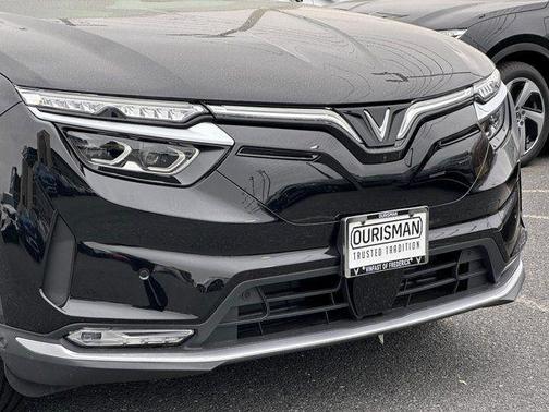 2025 VinFast VF 8 Plus