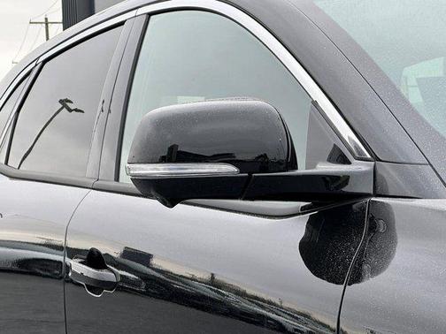 2025 VinFast VF 8 Plus