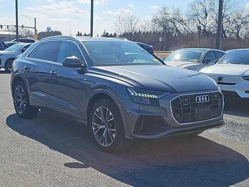 2023 Audi Q8 55 Premium Plus