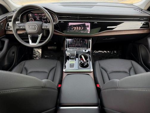 2023 Audi Q8 55 Premium Plus