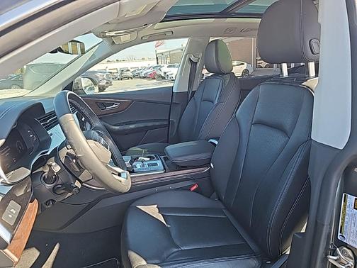 2023 Audi Q8 55 Premium Plus