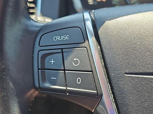 Caspian Blue Metallic 2015 Volvo XC60 3.2 Premier
