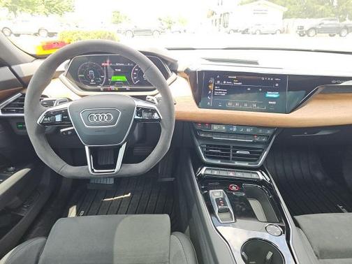 2022 Audi e-tron GT Premium Plus
