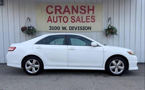 Super White 2010 Toyota Camry SE