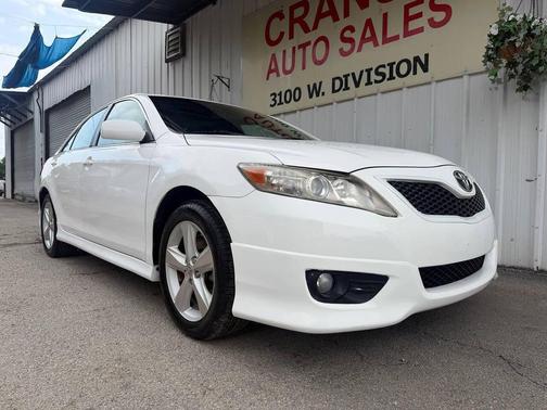 Super White 2010 Toyota Camry SE
