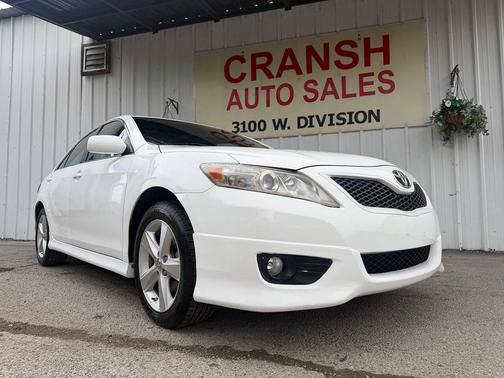 Super White 2010 Toyota Camry SE