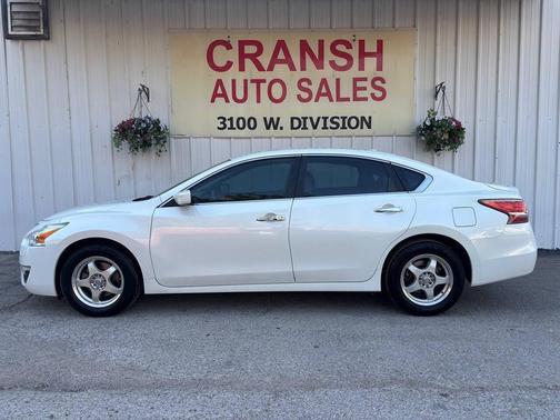 Pearl White 2014 Nissan Altima 2.5 S