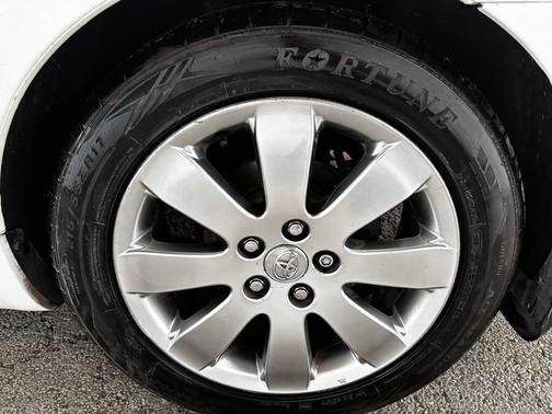 2005 Toyota Avalon XLS