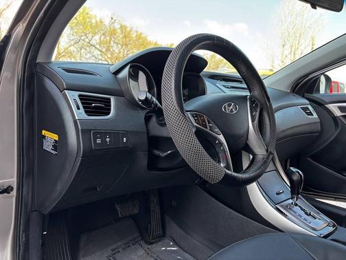 2013 Hyundai ELANTRA Limited