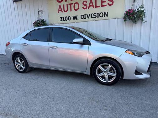 Classic Silver Metallic 2017 Toyota Corolla LE