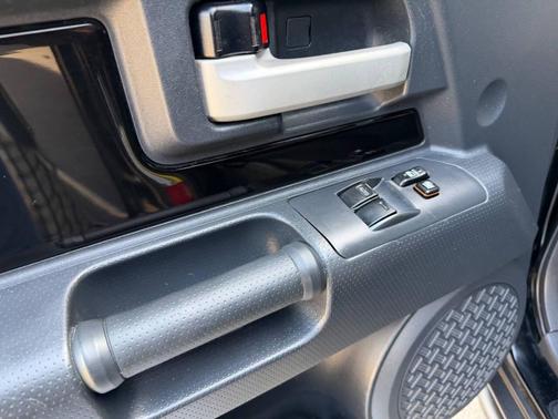 2011 Toyota FJ Cruiser Base