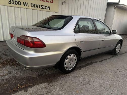 1999 Honda Accord LX 4dr Sedan