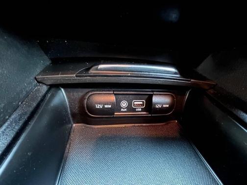 White 2019 Kia Optima LX