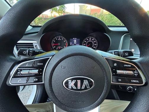 White 2019 Kia Optima LX