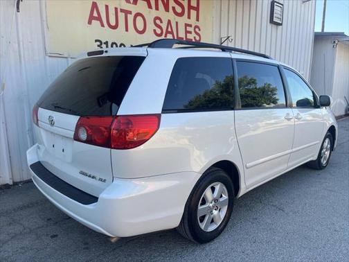 2010 Toyota Sienna XLE
