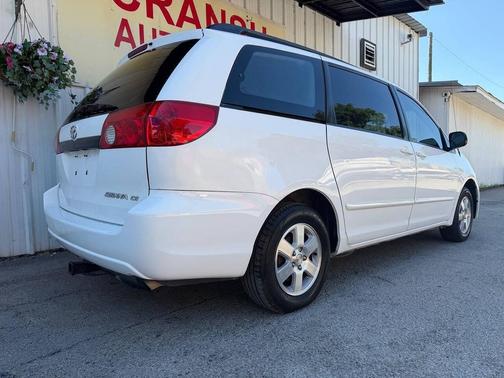 Natural White 2006 Toyota Sienna CE