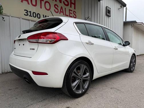 Snow White Pearl 2016 Kia Forte EX