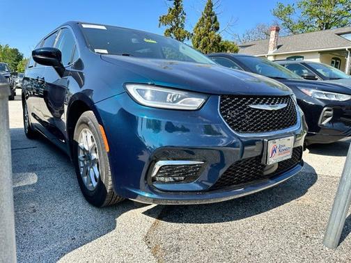 Fathom Blue Pearlcoat 2023 Chrysler Pacifica TOURING L